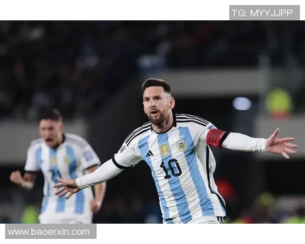 梅西赛场细微举动引发广泛讨论 粉丝与专家纷纷解读背后含义 梅西赛场细微举动引发广泛讨论 粉丝与专家纷纷解读背后含义