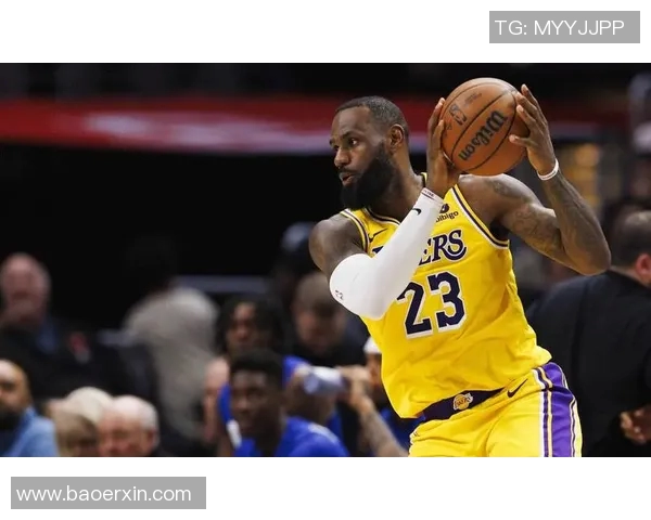 数据揭示:詹姆斯本赛季表现起伏不定 数据揭示:詹姆斯本赛季表现起伏不定